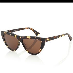 Bottega Veneta cat eye sunglasses/ dark havana